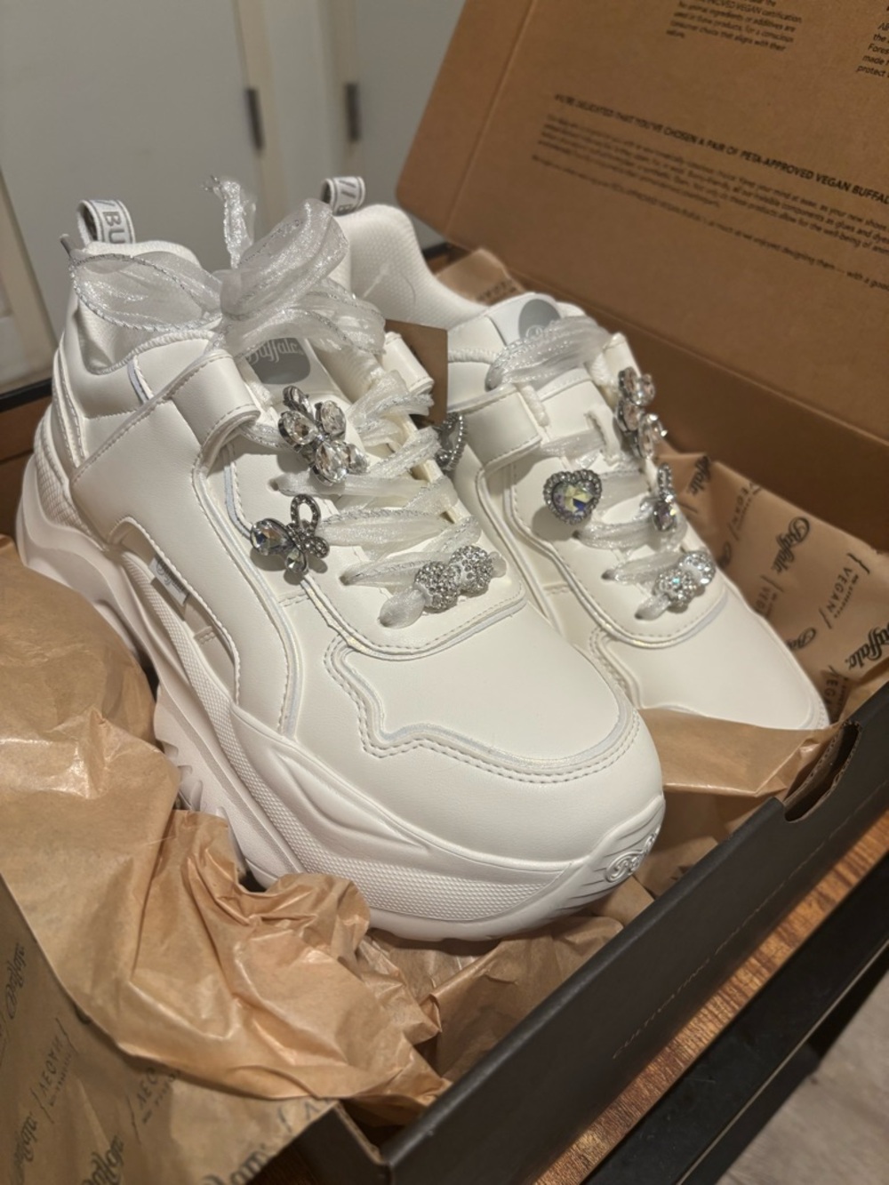 Buffalo London Bliss Ice Glam Platform Sneakers size US9/EU40